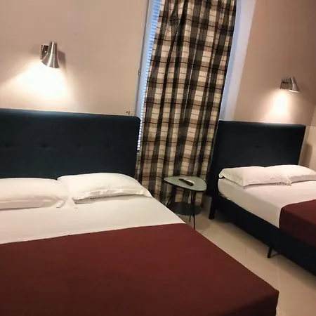 בית הארחה Residenza Cernaia רומא