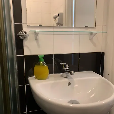 Residenza Cernaia بيت ضيافة